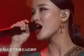 黄龄、萨顶顶 现场PK《万物生》两个版本！视频封面