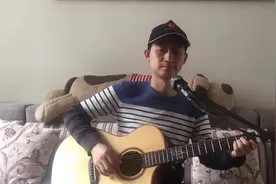 被称为头条小华仔，唱了一首《刚好遇见你》，高潮部分假音太棒！