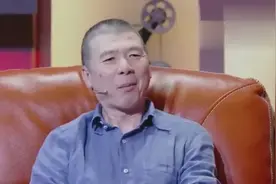 冯小刚初恋《芳华》原型杨慧现身，与钟楚曦同台跳舞，冯小刚泪目视频封面