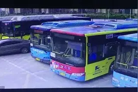 福州半个月内第三起！7人冲进公交站围殴司机！打人一方还说：打就打了图片