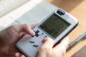 美国人发明让手机秒变Game Boy的外壳售价79美金，而国产最多只要79元人民币！图片