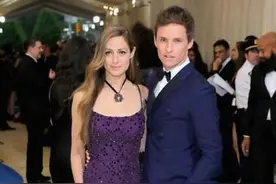 “小雀斑”埃迪雷德梅恩二胎得子 跟随妈妈姓氏图片