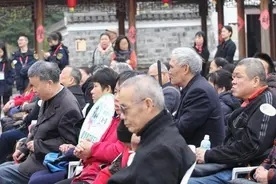 美好生活一个不能少 宁波盲人走出家门“触摸春天”图片