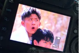 张一山吐槽王俊凯家的摄影师有毒，网友：笑道脸痛！图片