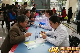 世界睡眠日 华西专家：睡前长时间耍手机或致急性失眠图片