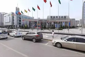 西安高新曾经的“宠儿”：被时代打败的西部电子商城图片