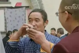 手指末端变粗是某些疾病所致图片