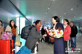 河北外国语学院迎来南非科学艺术研究院院士图片