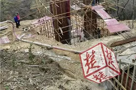 走在桥面玻璃发出碎裂声，蔡甸3D仿真画面栈桥5月迎客图片