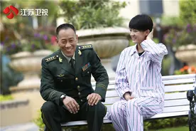 “黑山老妖”原来是这位高能老戏骨：吴京安《利刃出击》铁血硬汉也有柔情图片