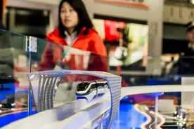 桂林市长：建地铁增加地方债务，三四线城市用比亚迪“云轨”图片