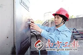 安全总监梁丽坚：一根安全帽绳没系好也要停工图片