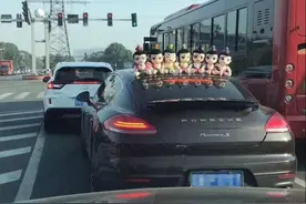 曝光！钦州一司机搭着七个葫芦娃上街，有人曾因此被罚图片