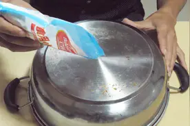 不锈钢锅生锈怎么办，教你一招，只需用它抹一抹，5分钟焕然一新视频封面