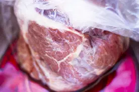速冻肉粘袋怎么办？试试这个妙招，存放冻肉再也不粘袋！