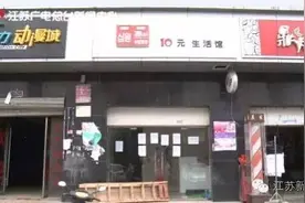 免费美容后皮肤更黑了,美容师说是毒素你信吗？其实她抹的是图片