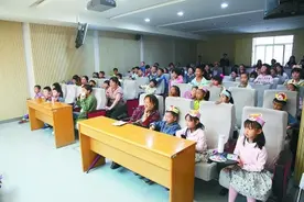 《智斗大灰狼》人偶剧在省口腔精彩上演图片