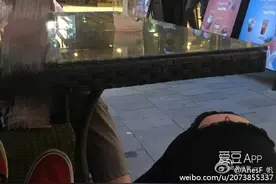 [TFBOYS][新闻]160602 网友三里屯偶遇王俊凯 粉丝心疼太瘦了！图片