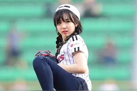 [MD PHOTO] 韩国女子组合TWICE担任棒球比赛开球嘉宾图片