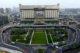 变靓了！杭州城站广场中央立体景观落成图片