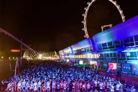 狮城日落马拉松 —— 点燃跑者午夜激情图片
