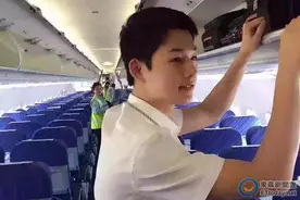 南航“宋仲基”空少走红：活脱脱双胞胎图片
