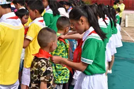 陆良县龙海双箐口小学举办文艺汇演欢庆“六一”儿童节图片