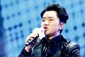 王祖蓝化身百变歌王图片