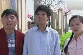 外国人问路，没想到被搞笑农村小伙一口流利英语吓到了视频封面