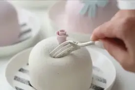 牛人制作公主蛋糕，用叉子划开的一刻，里面的美味让我激动了视频封面