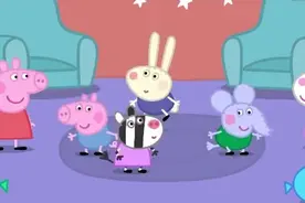 粉红猪小妹：音乐雕像游戏就是打开音乐孩子跳舞，停止音乐不动