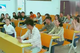 新生自我介绍，男生喜欢下棋，刚好同班有一女同学名叫夏琪啊视频封面