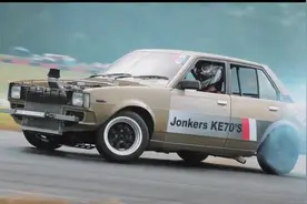 屁股甩起来才好看 赛车展示炫酷漂移