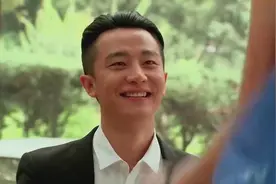 黄轩 你的发型雷到我了！