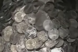 实拍游戏币制造过程，半小时生产20000枚，太不可思议了！视频封面