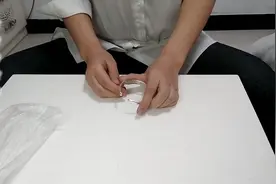 手镯戴不上去，教你一招，这才是戴手镯的正确方法，赶快来看看吧视频封面