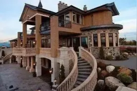 明星豪宅：黄晓明的像城堡，林青霞的市值11亿，而六小龄童的亮了视频封面