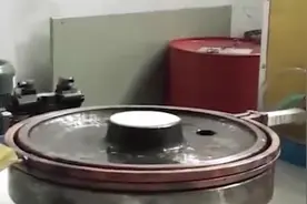 一节火车车厢能载重60吨，真是令人不敢置信