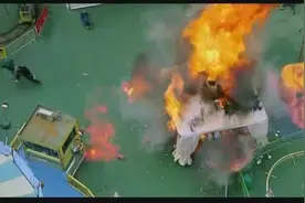 手铐的钥匙是通用的吗？吴京给他们拷上的，用另外钥匙也可以打开视频封面