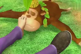 熊出没：光头强这脚真够味啊！鞋一脱就把吉吉国王给熏死了！视频封面