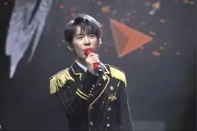 TFBOYS四周年南京演唱会：我是大佬易烊千玺视频封面