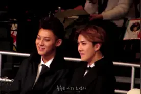 黄子韬和吴世勋总喜欢黏在一起 这关系真心好