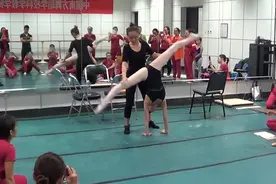 舞蹈基本功训练 侧手翻分解，开胯分离