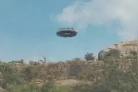 2015年在中国拍到的旋转碟状UFO！图片