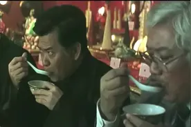 真正的猴脑要现吃，热油一浇就可以上桌