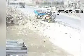 酒后驾驶  哥俩玩拖拉机（幽默）图片