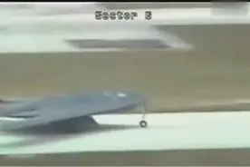 罕见实拍：美国造价22亿美金的B2轰炸机突然坠毁爆炸！图片