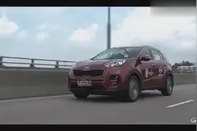 全新挑战 起亚KX5 内饰采用非对称布局图片