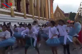 泰国奇葩出家仪式：怎么看像是庙里进了妖怪图片