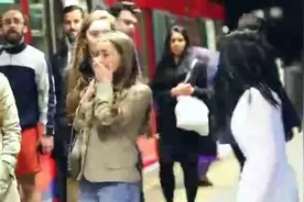 美版贞子在公共场所吓人恶作剧 大晚上的出来吓惨了图片